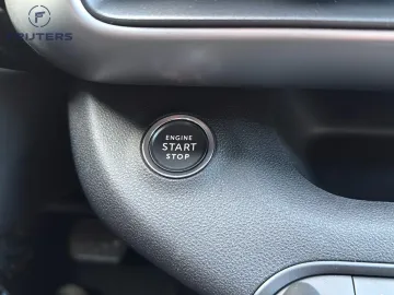 Car image 32