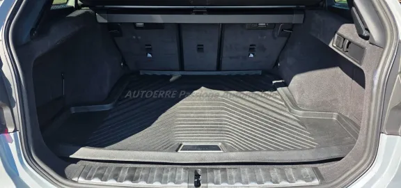 Car image 35