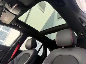 Car image 39