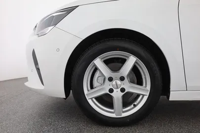 Car image 30