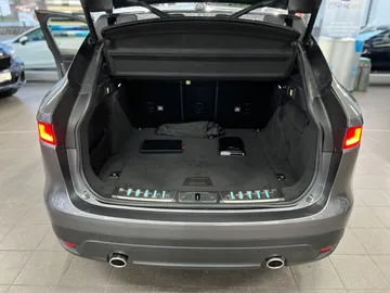 Car image 30