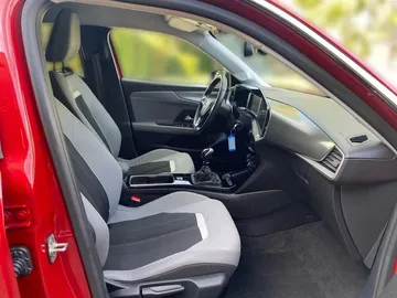 Car image 16