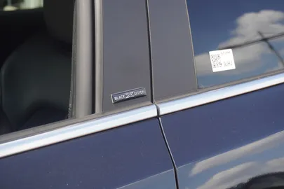 Car image 36