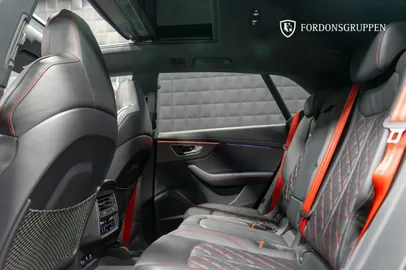 Car image 27