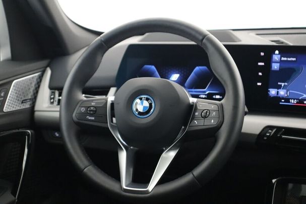 BMW iX1 xDrive30 230 kW image number 10