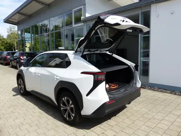 Car image 23