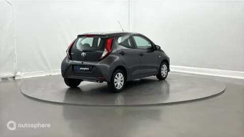 Car image 2