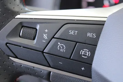 Car image 32