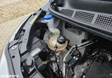 Car image 32