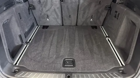 Car image 46