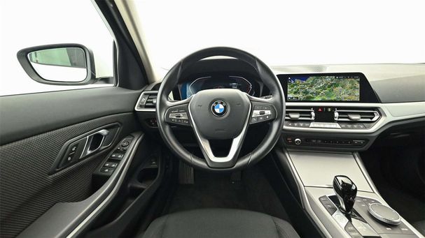 BMW 320d Touring xDrive 140 kW image number 11