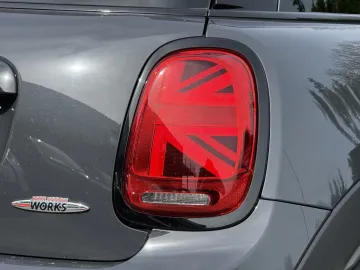 Car image 31
