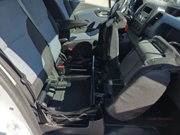 Car image 37