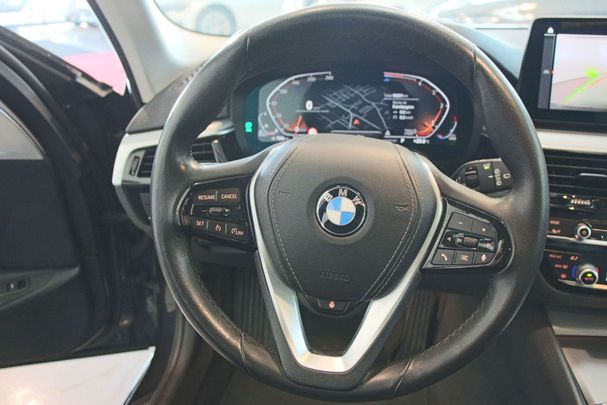 BMW 520d Touring xDrive 140 kW image number 20