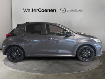 Car image 4