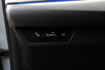 Car image 32