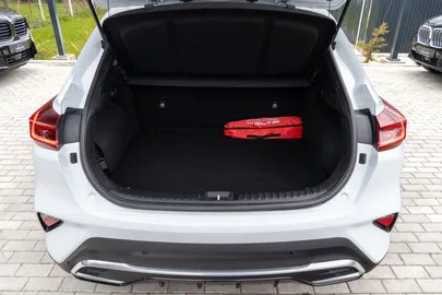 Car image 30
