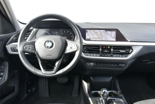 BMW 118i 100 kW image number 12