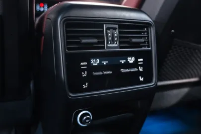 Car image 35