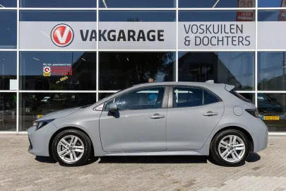 Car image 3