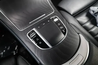 Car image 48