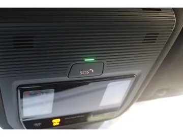 Car image 36