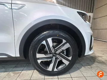 Car image 35