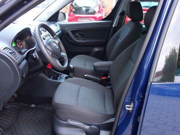 Car image 9