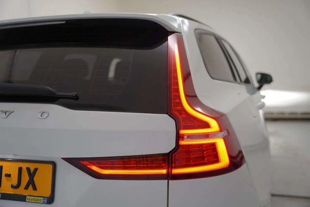 Volvo V60 B3 Momentum 120 kW image number 32