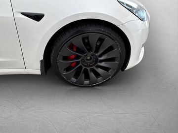 Car image 36