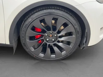 Car image 32
