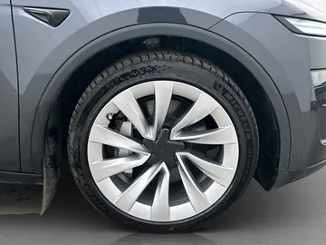 Car image 34