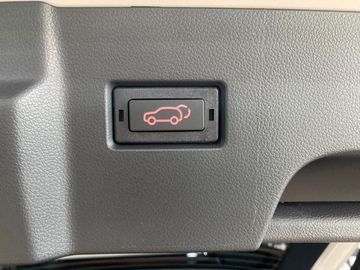 Car image 48