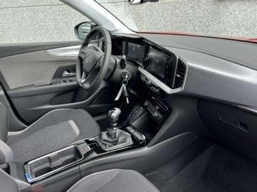 Car image 14