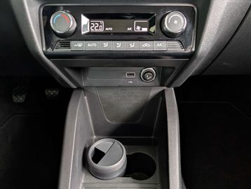 Car image 33