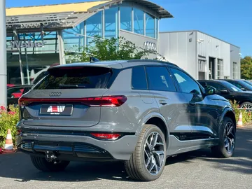 Car image 32