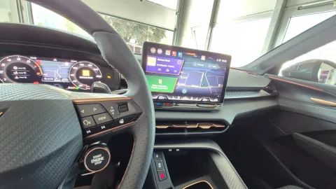Car image 24