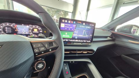 Car image 24