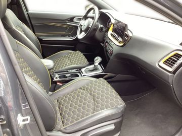 Car image 10