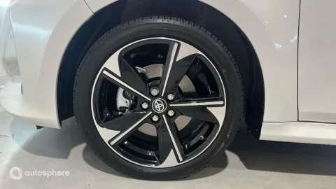 Car image 20