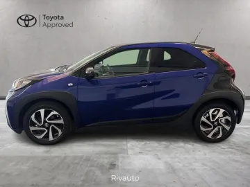 Car image 4