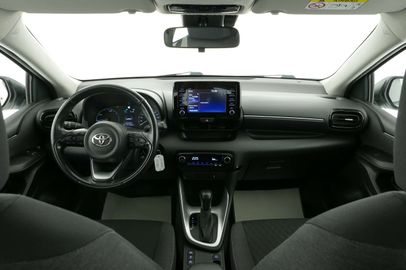 Car image 9