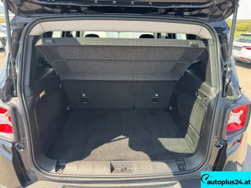 Car image 29