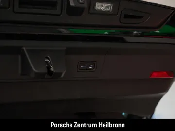 Car image 34