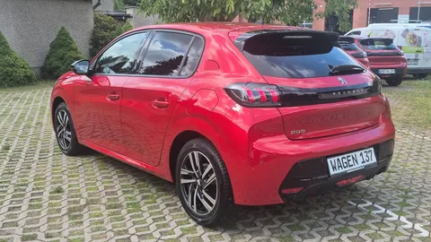 Car image 5