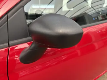 Car image 26
