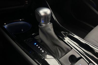 Car image 25