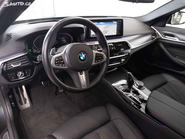 BMW 520d Touring xDrive 140 kW image number 11