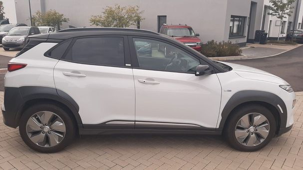 Hyundai Kona Style 100 kW image number 6