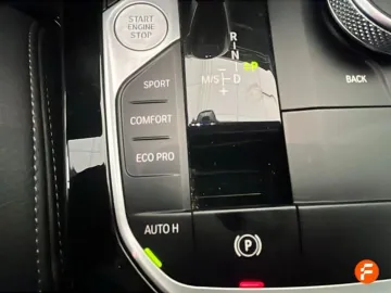 Car image 32